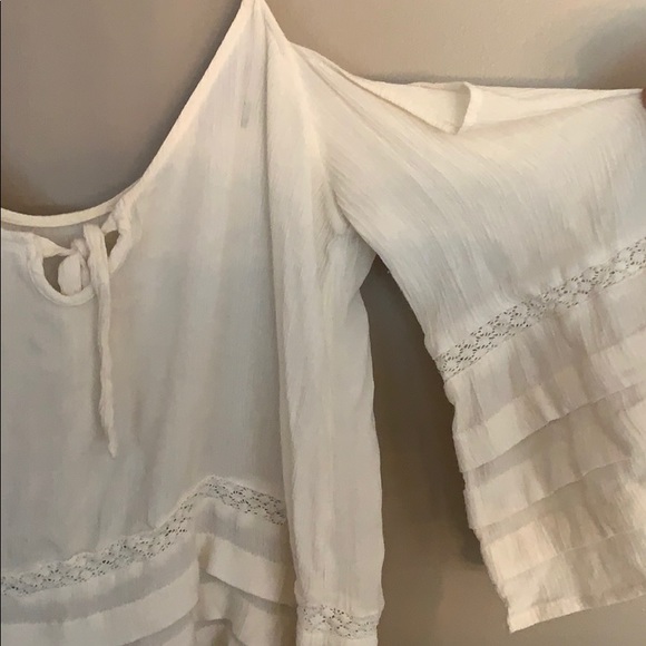 AE off the shoulder top - Picture 2 of 3